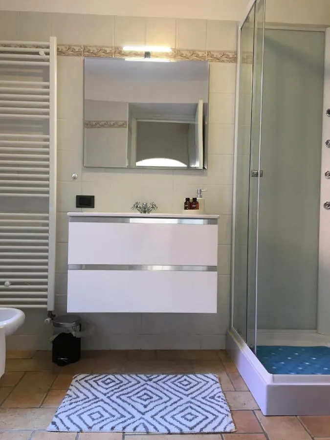 بيت للعطل In Centro Ca' Leandro Vista Lago ليرنا